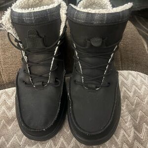 Men’s size 11 Hey Dudes